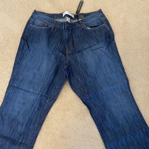 WOMAN'S LANE BRYANT VENEZIA BOOTCUT DARK JEANS